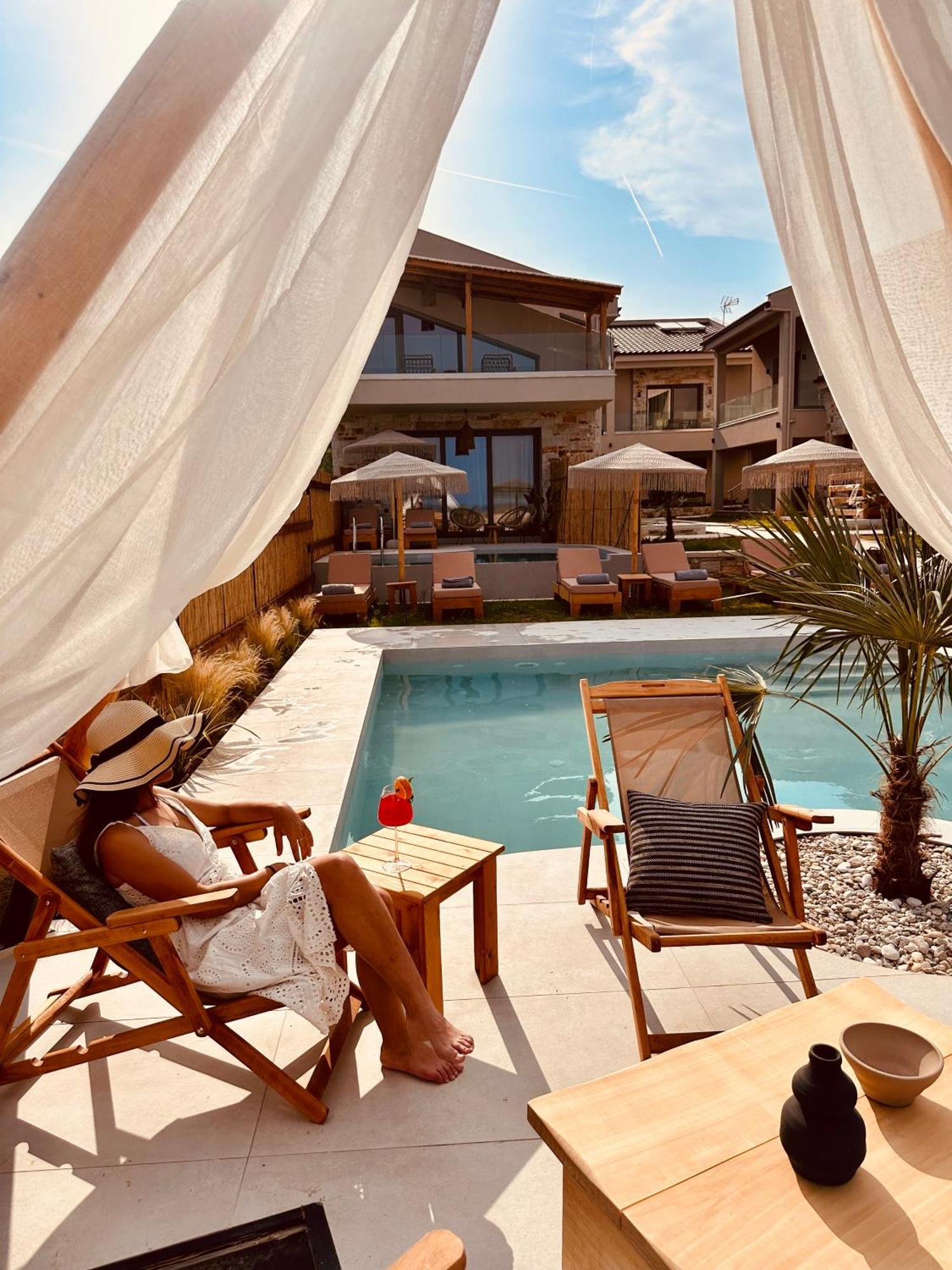 Amo Golden Suites Chrysi Ammoudia Exterior photo