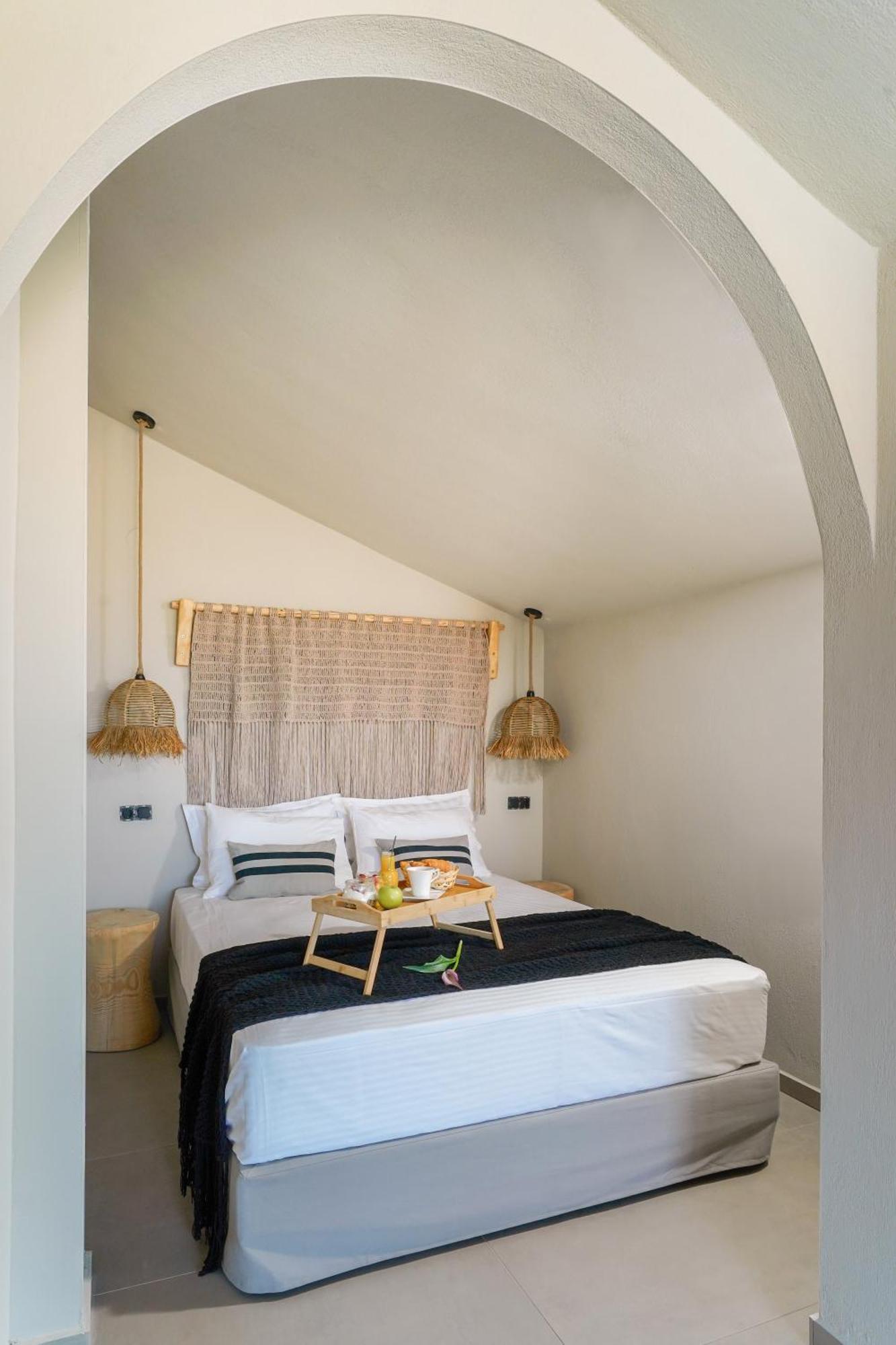 Amo Golden Suites Chrysi Ammoudia Exterior photo