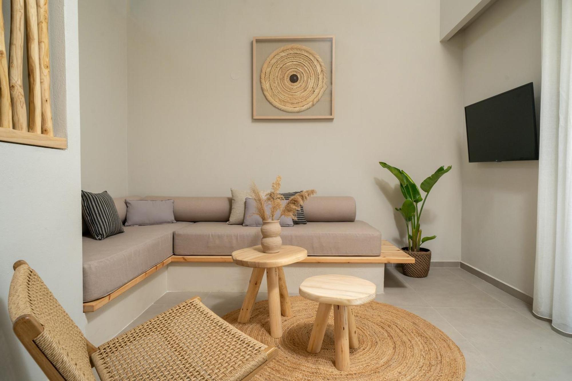 Amo Golden Suites Chrysi Ammoudia Exterior photo