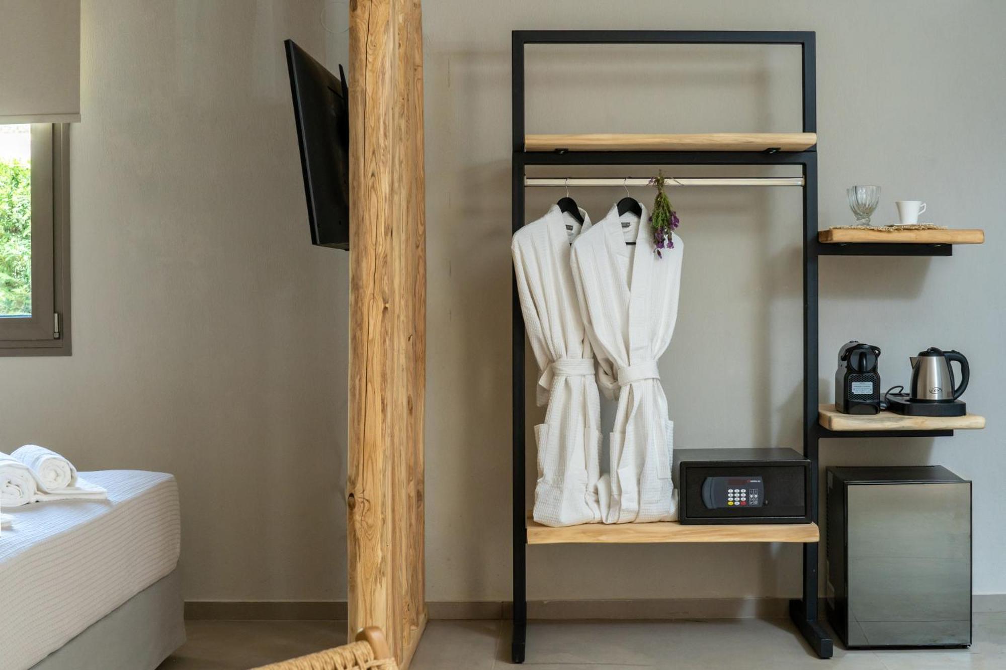 Amo Golden Suites Chrysi Ammoudia Exterior photo