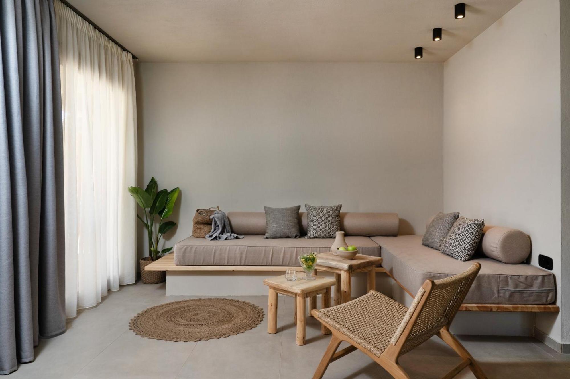 Amo Golden Suites Chrysi Ammoudia Exterior photo