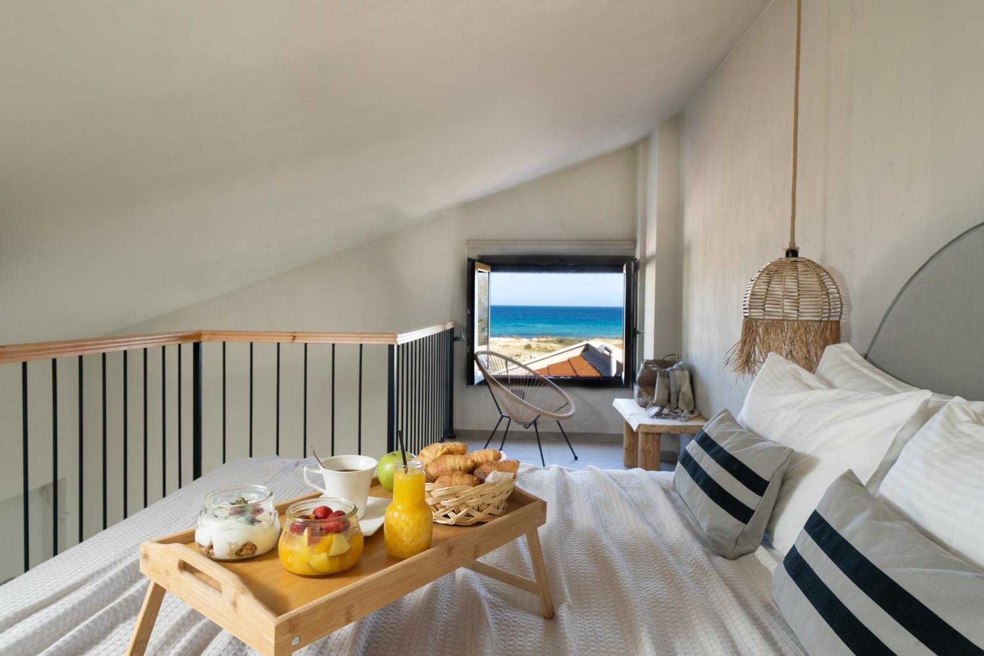 Amo Golden Suites Chrysi Ammoudia Exterior photo