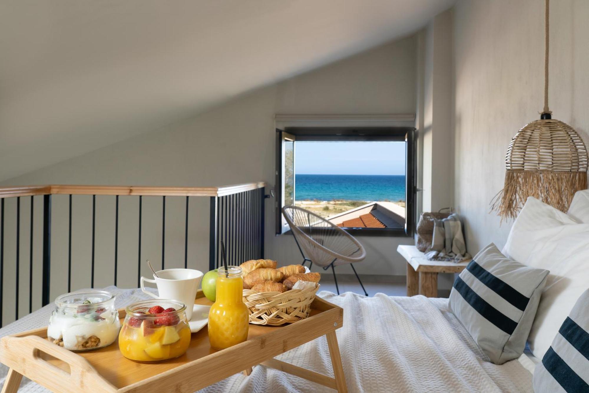 Amo Golden Suites Chrysi Ammoudia Exterior photo