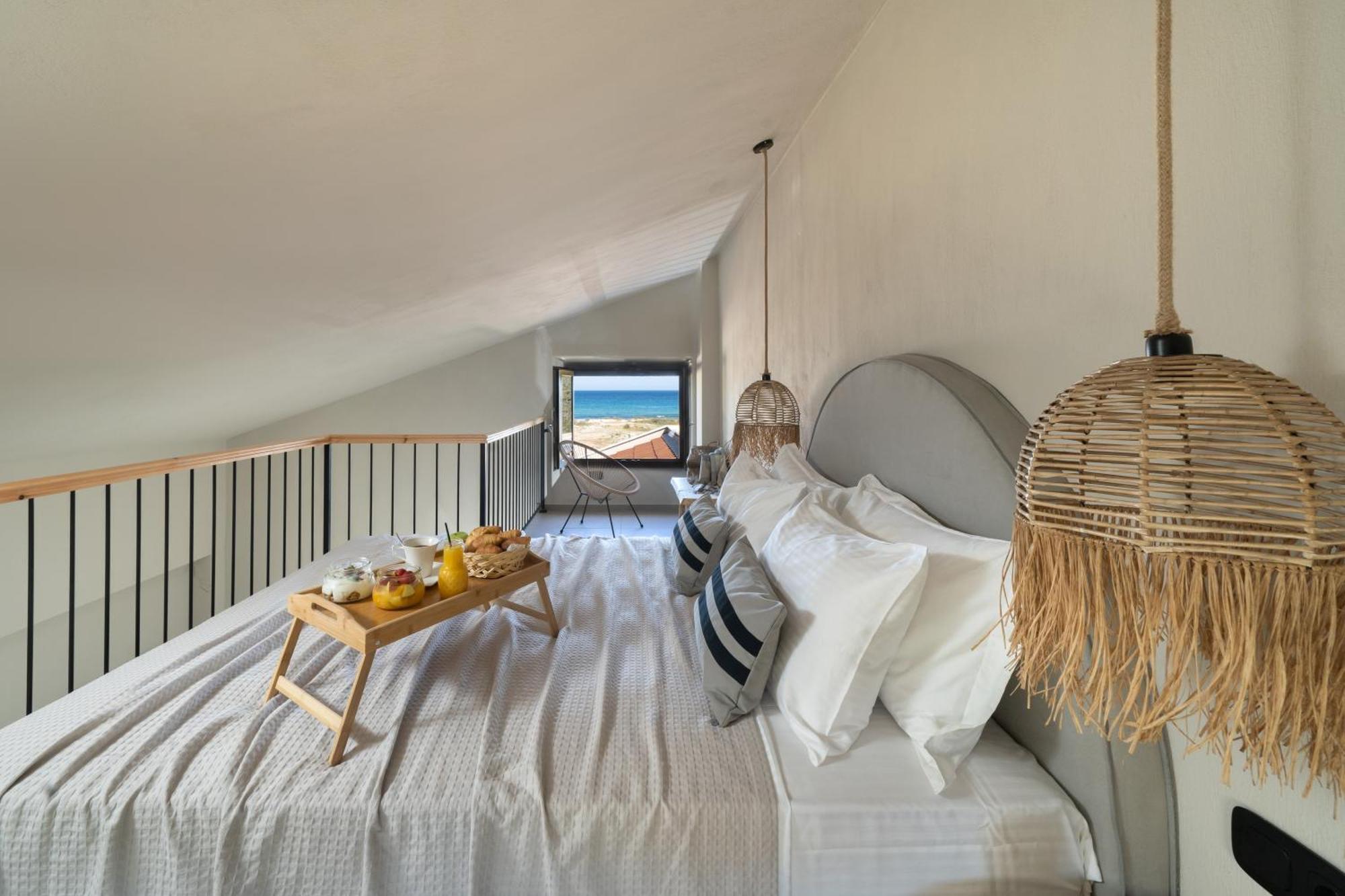 Amo Golden Suites Chrysi Ammoudia Exterior photo