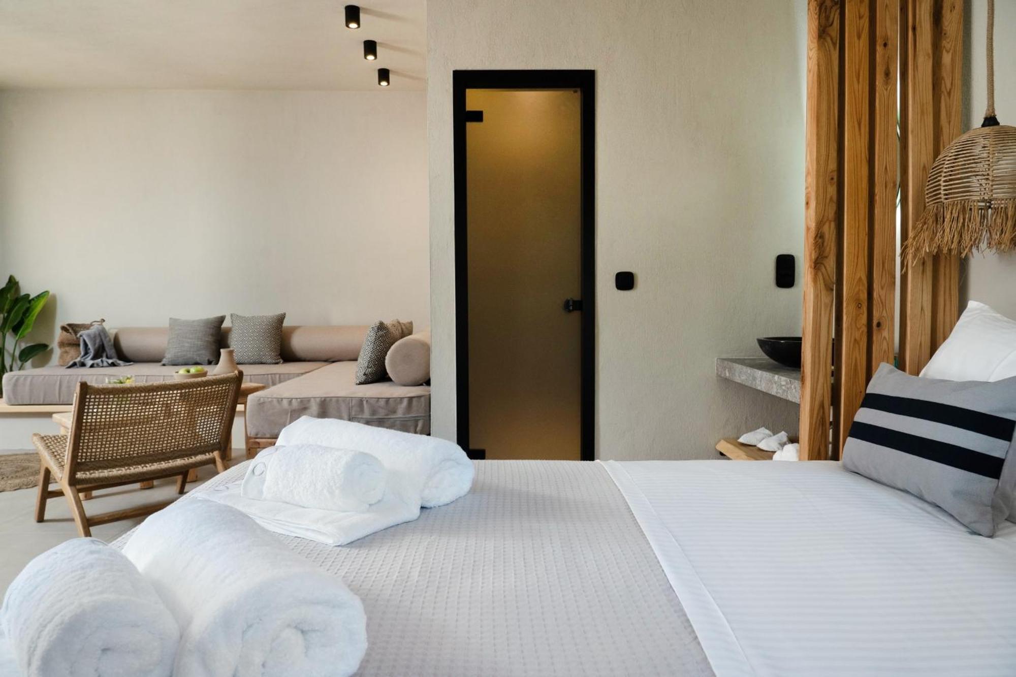 Amo Golden Suites Chrysi Ammoudia Exterior photo